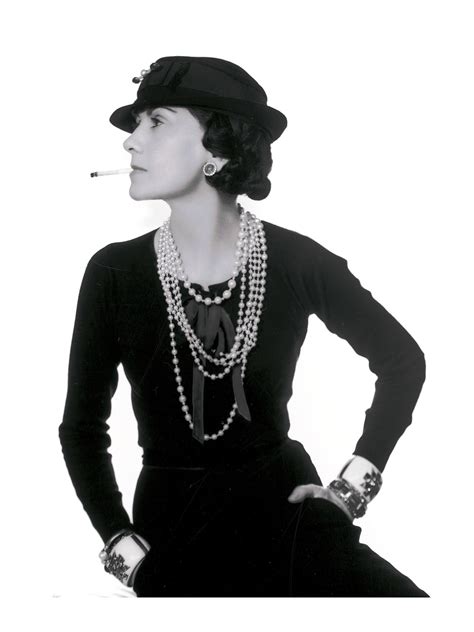 signature style of coco chanel|Coco Chanel signature pieces.